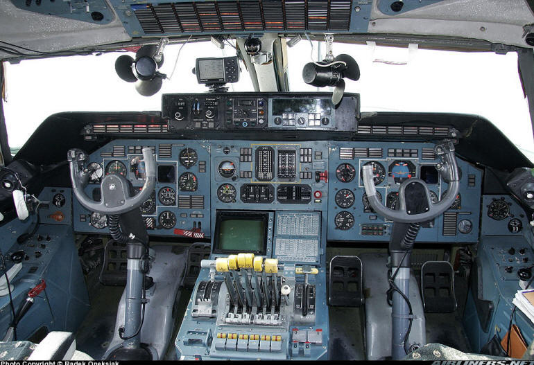 an 225 cockpit